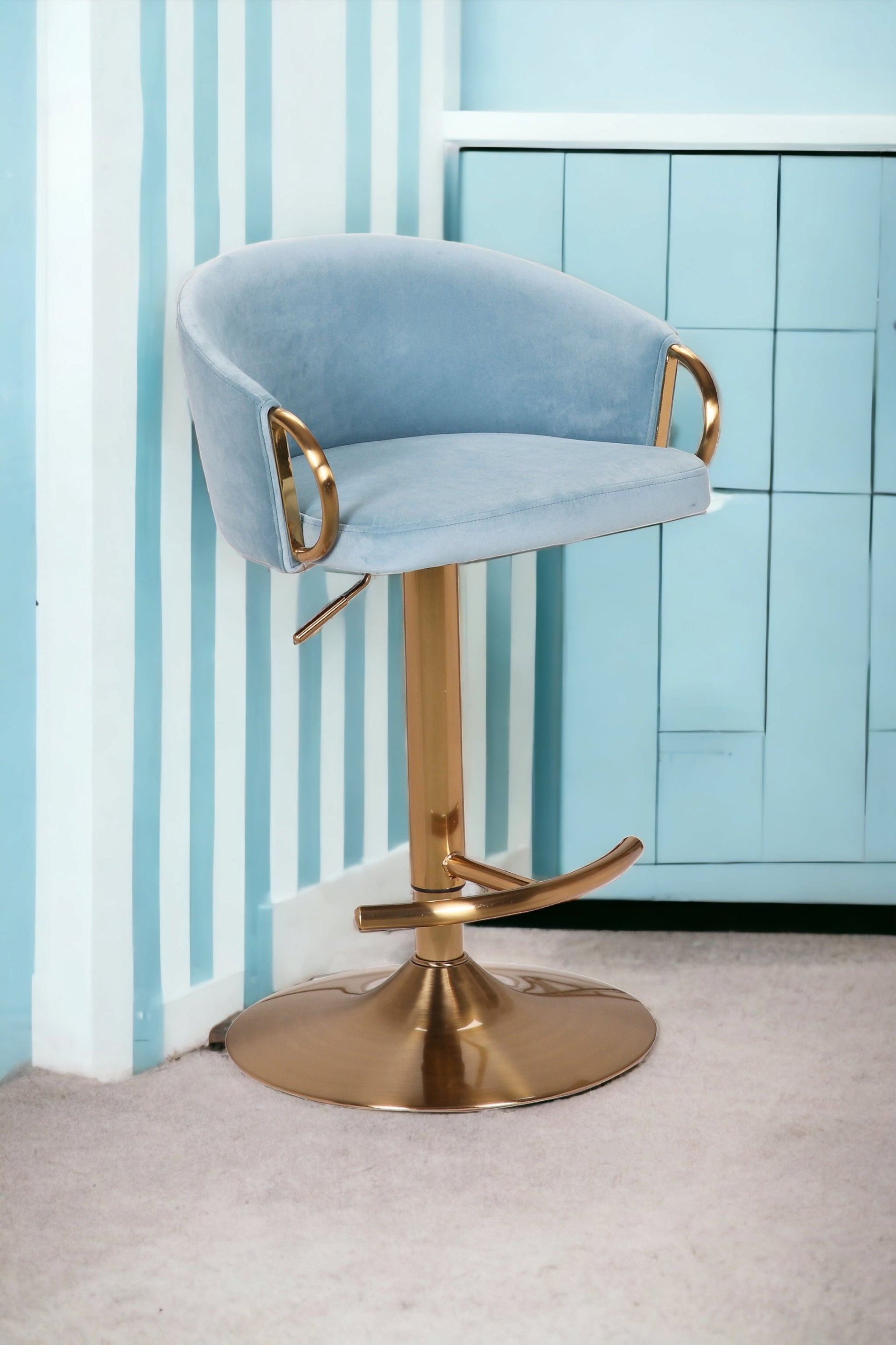 Louis Gas Lift Bar Stool - decorstore