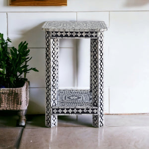 Mother of pearl Monochrome Chic Side Table - decorstore